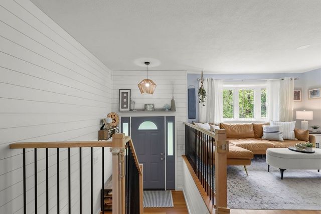 12 Christopher Rd, Holliston, MA 01746