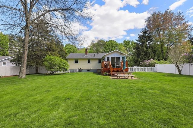 12 Christopher Rd, Holliston, MA 01746
