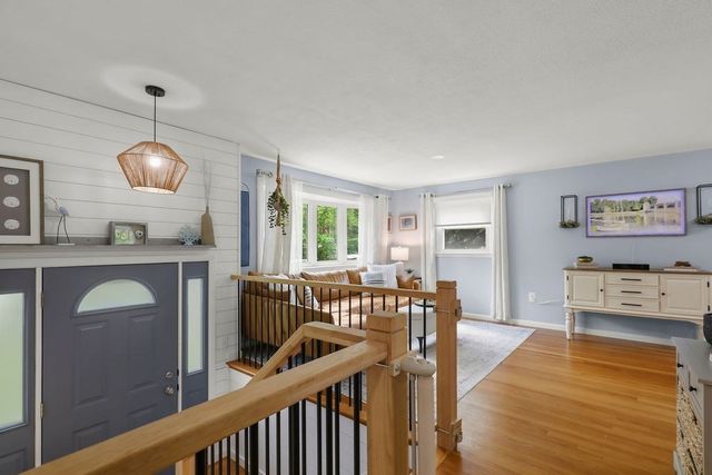 12 Christopher Rd, Holliston, MA 01746