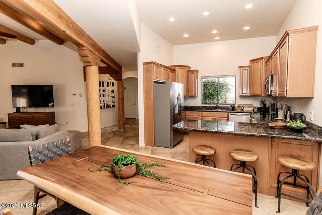 9809 N Ridge Shadow Place, Tucson, AZ 85704