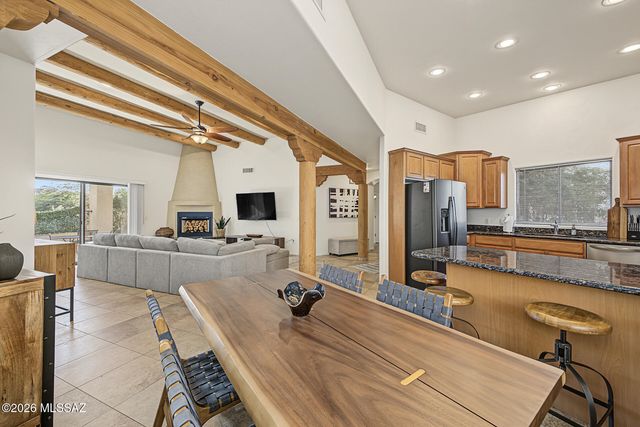 9809 N Ridge Shadow Place, Tucson, AZ 85704