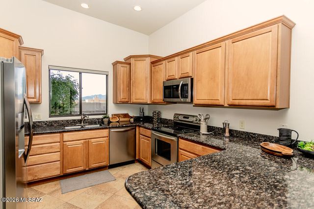 9809 N Ridge Shadow Place, Tucson, AZ 85704