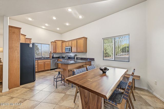 9809 N Ridge Shadow Place, Tucson, AZ 85704