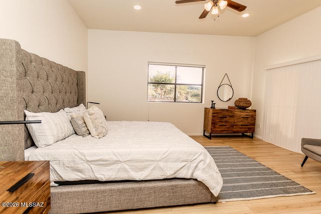 9809 N Ridge Shadow Place, Tucson, AZ 85704