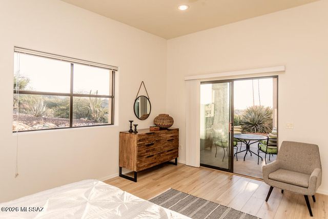 9809 N Ridge Shadow Place, Tucson, AZ 85704