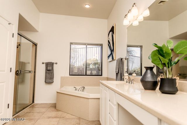 9809 N Ridge Shadow Place, Tucson, AZ 85704
