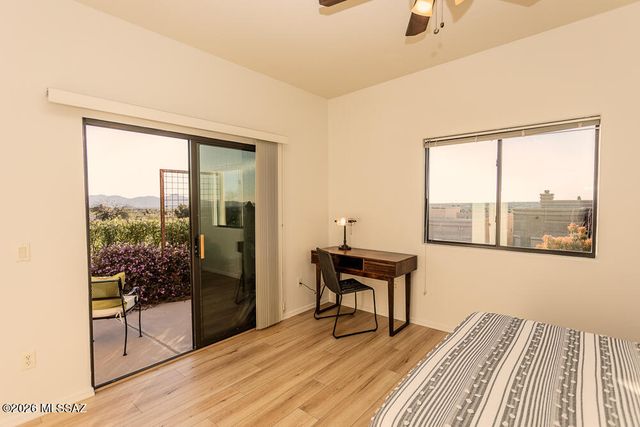 9809 N Ridge Shadow Place, Tucson, AZ 85704