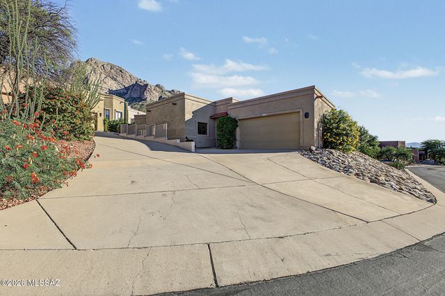 9809 N Ridge Shadow Place, Tucson, AZ 85704