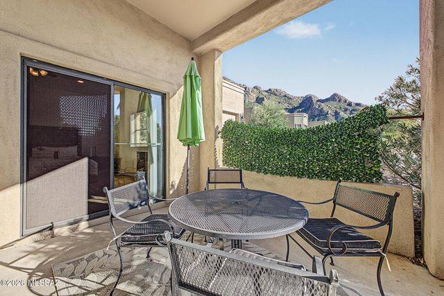 9809 N Ridge Shadow Place, Tucson, AZ 85704