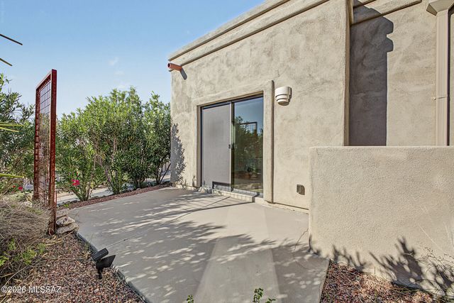 9809 N Ridge Shadow Place, Tucson, AZ 85704
