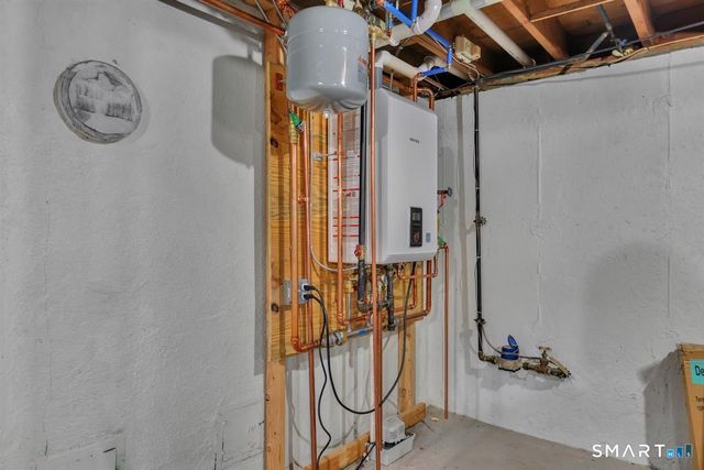 558 Oak Street, East Hartford, CT 06118