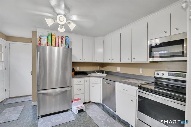 558 Oak Street, East Hartford, CT 06118