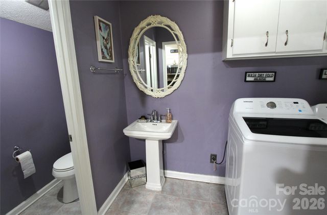 2600 Lakewood Drive, Gastonia, NC 28052