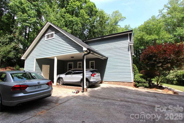 2600 Lakewood Drive, Gastonia, NC 28052