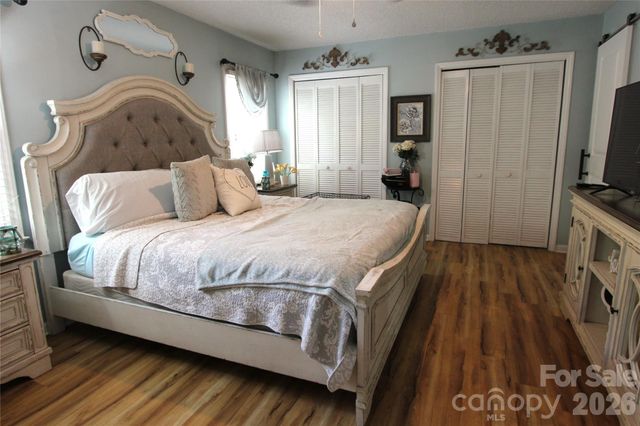 2600 Lakewood Drive, Gastonia, NC 28052