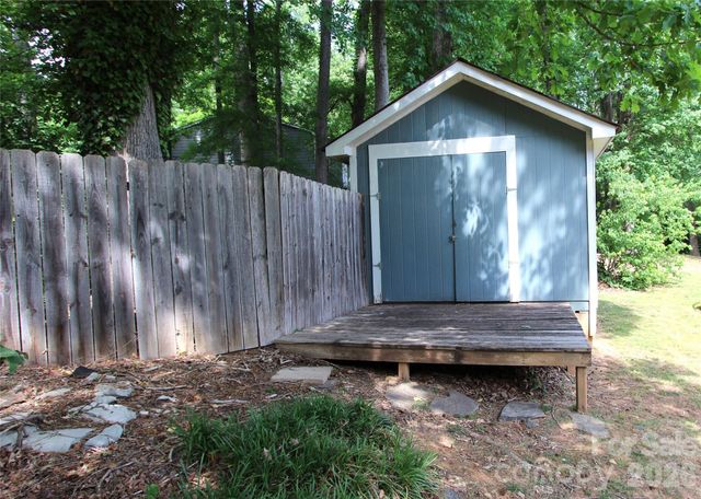 2600 Lakewood Drive, Gastonia, NC 28052