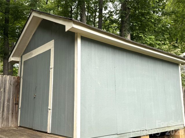 2600 Lakewood Drive, Gastonia, NC 28052