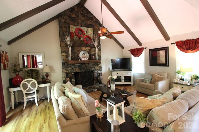 2600 Lakewood Drive, Gastonia, NC 28052