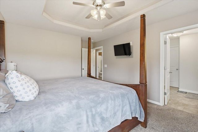 910 KEY Circle, Carter Lake, IA 51510
