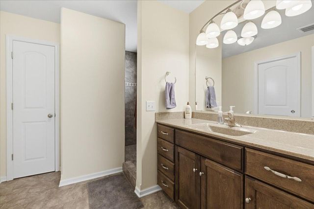 910 KEY Circle, Carter Lake, IA 51510