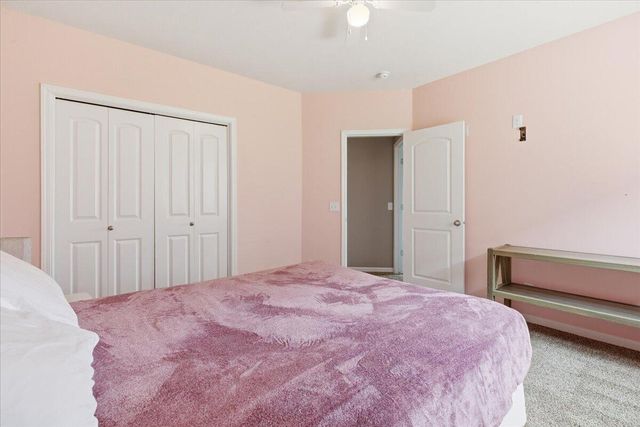 910 KEY Circle, Carter Lake, IA 51510