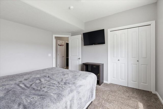 910 KEY Circle, Carter Lake, IA 51510