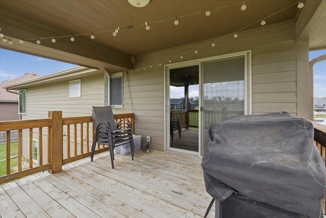910 KEY Circle, Carter Lake, IA 51510