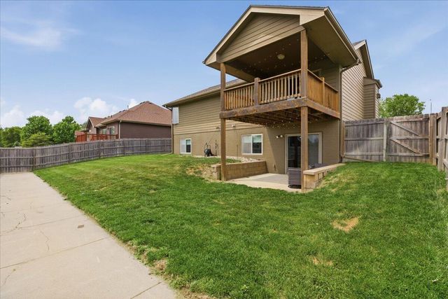 910 KEY Circle, Carter Lake, IA 51510