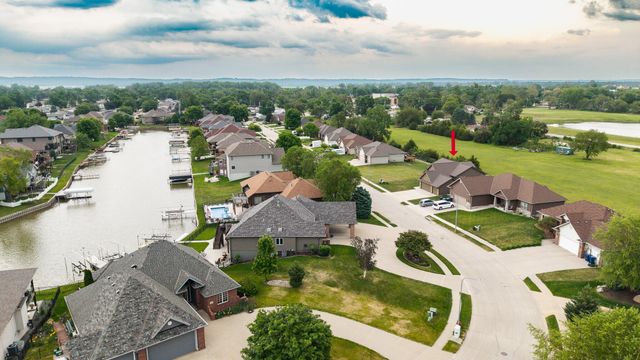 910 KEY Circle, Carter Lake, IA 51510