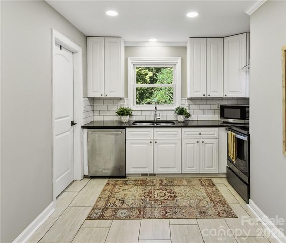 5726 Sharon Road, Charlotte, NC 28210