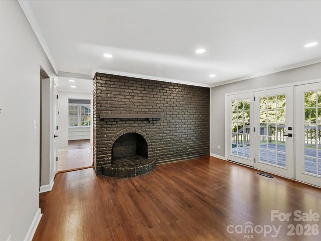 5726 Sharon Road, Charlotte, NC 28210