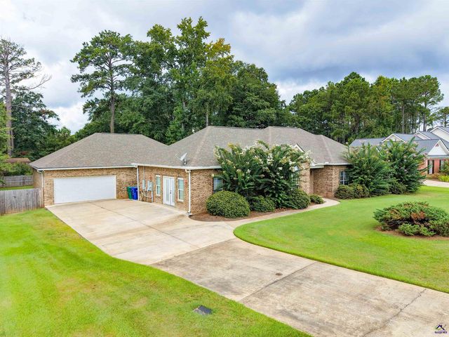 204 Mitculler Court, Kathleen, GA 31047