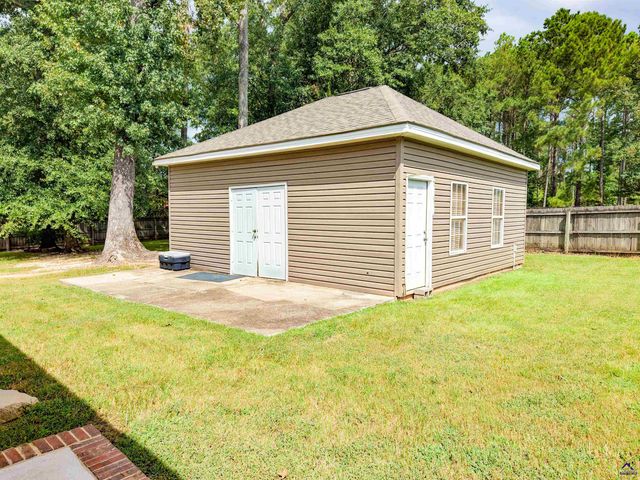 204 Mitculler Court, Kathleen, GA 31047