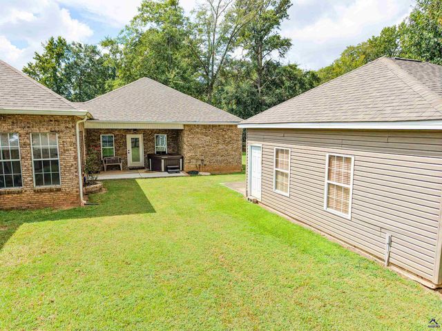 204 Mitculler Court, Kathleen, GA 31047