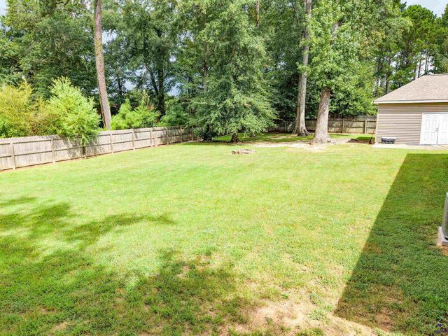204 Mitculler Court, Kathleen, GA 31047