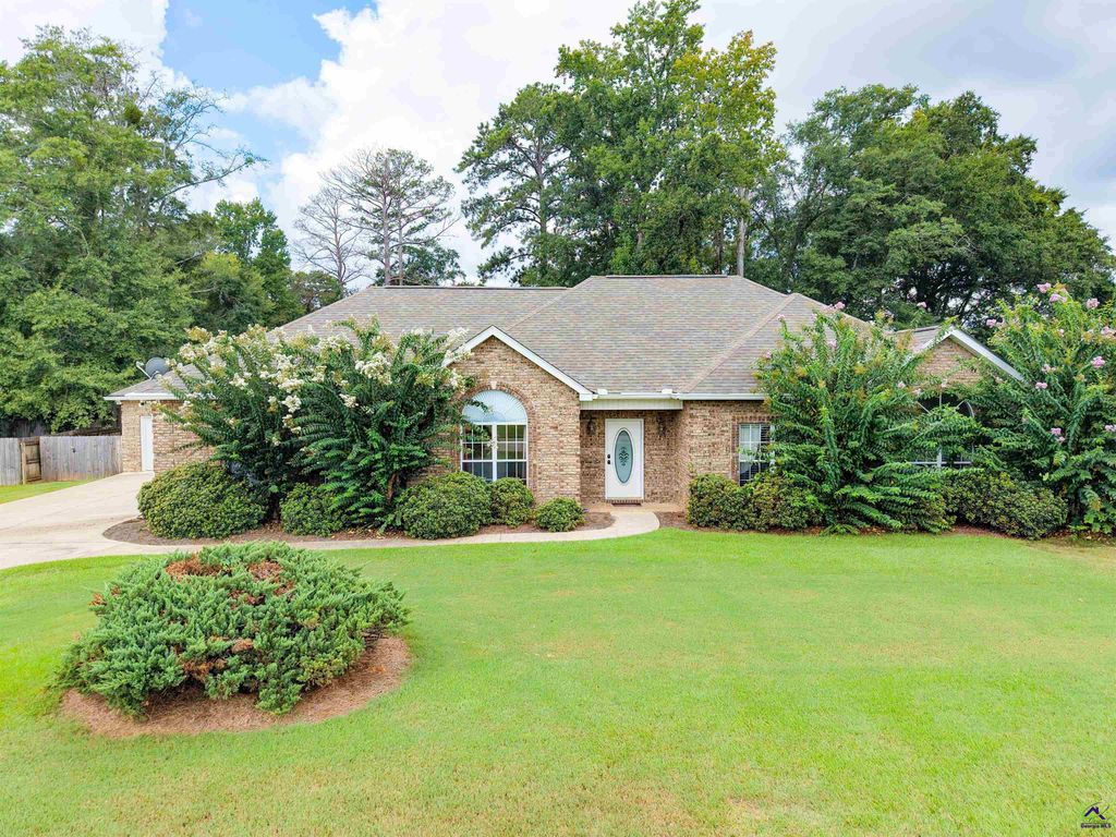 204 Mitculler Court, Kathleen, GA 31047
