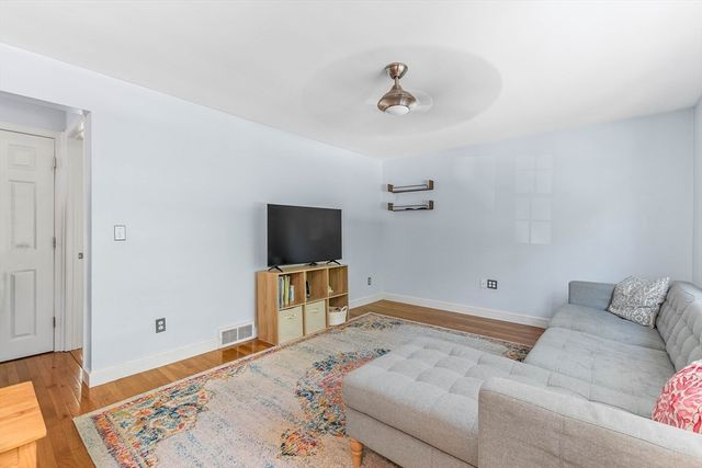 7 Hill Street, Norton, MA 02766