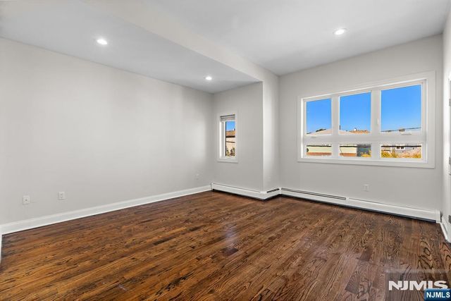 234 Columbus Place B, Cliffside Park, NJ 07010