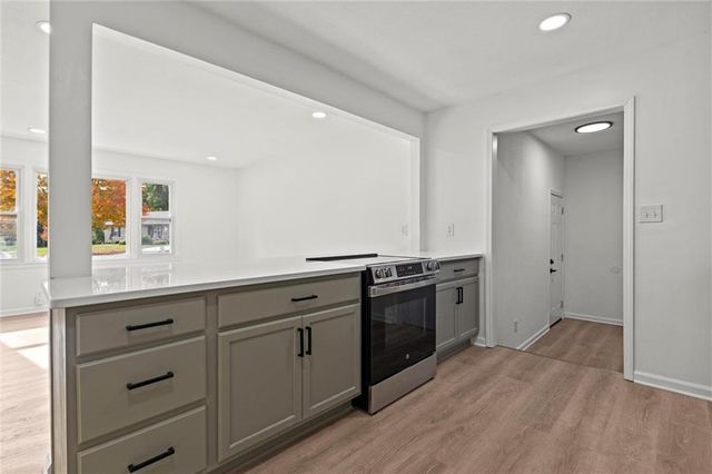 8122 W 92nd Terrace, Overland Park, KS 66212