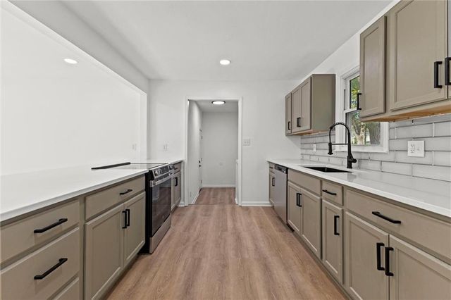 8122 W 92nd Terrace, Overland Park, KS 66212