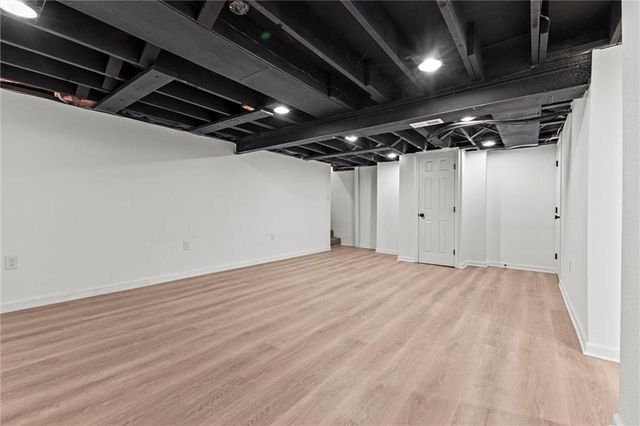 8122 W 92nd Terrace, Overland Park, KS 66212