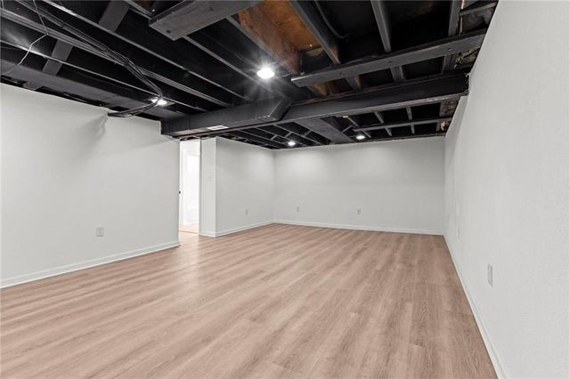 8122 W 92nd Terrace, Overland Park, KS 66212