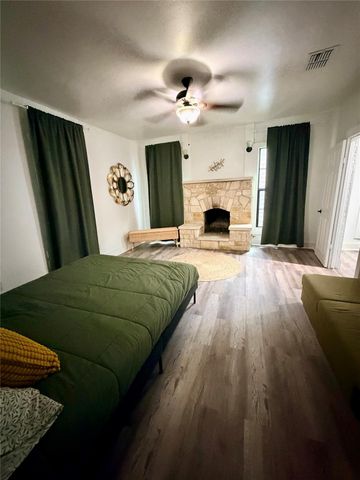 220 N Austin ST, Buda, TX 78610