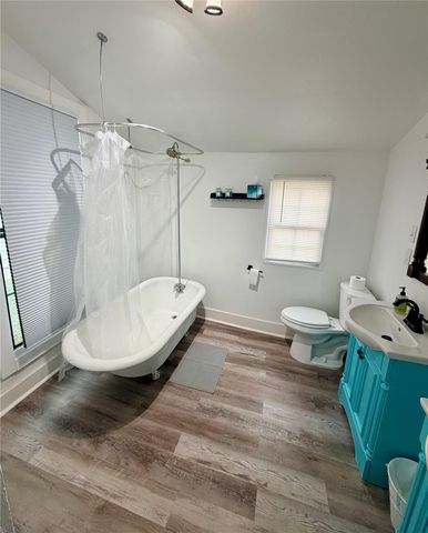 220 N Austin ST, Buda, TX 78610