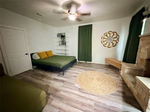 220 N Austin ST, Buda, TX 78610