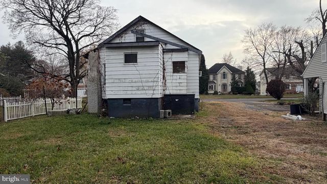 76 LENOX AVE, Hamilton, NJ 08620