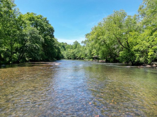 198 Riverbend Drive, Hayesville, NC 28904