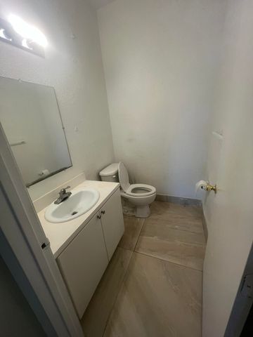 20700 NW 31st Avenue, Miami Gardens, FL 33056