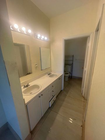 20700 NW 31st Avenue, Miami Gardens, FL 33056
