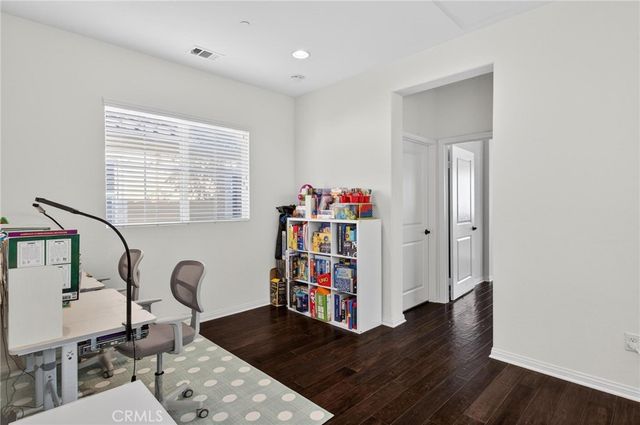 783 Gatun 243, San Pedro, CA 90731